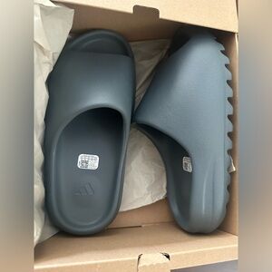 Yeezy Slide Slate Marine